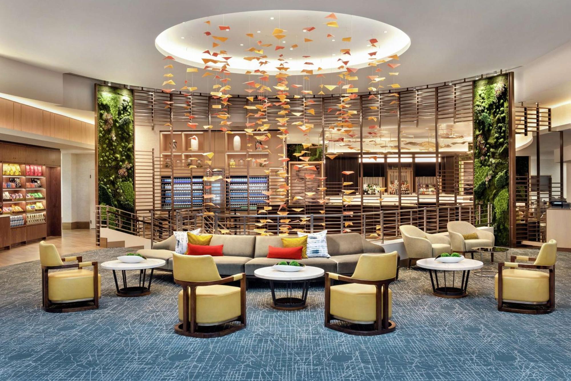 Отель Doubletree By Hilton Chicago Magnificent Mile Экстерьер фото